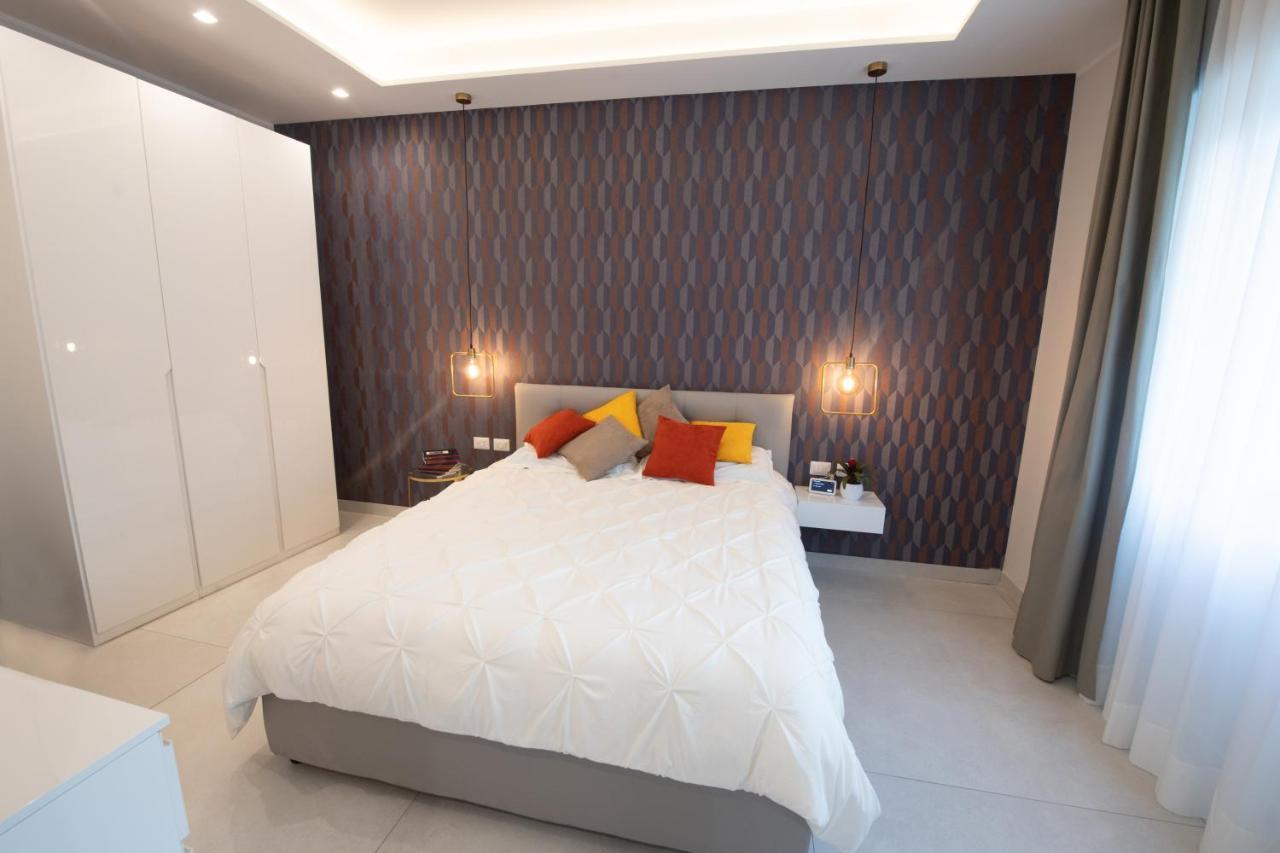 Napoli City Center - Appartamenti E Camere ภายนอก รูปภาพ