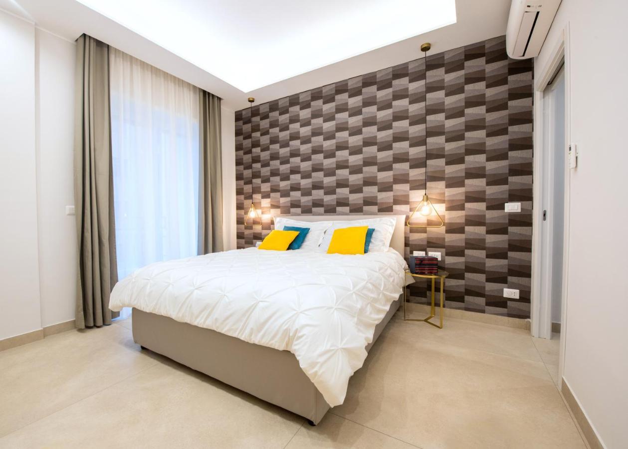 Napoli City Center - Appartamenti E Camere ภายนอก รูปภาพ