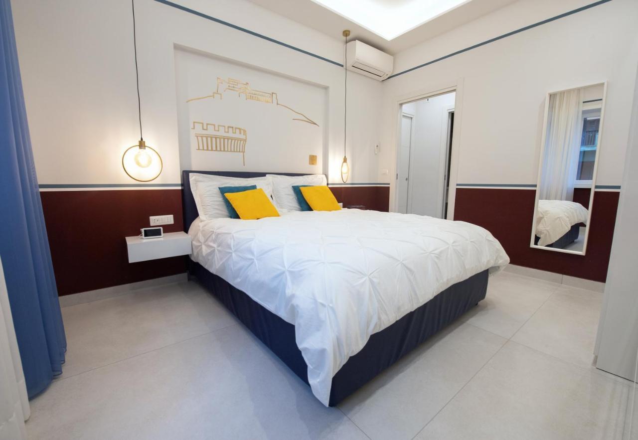 Napoli City Center - Appartamenti E Camere ภายนอก รูปภาพ