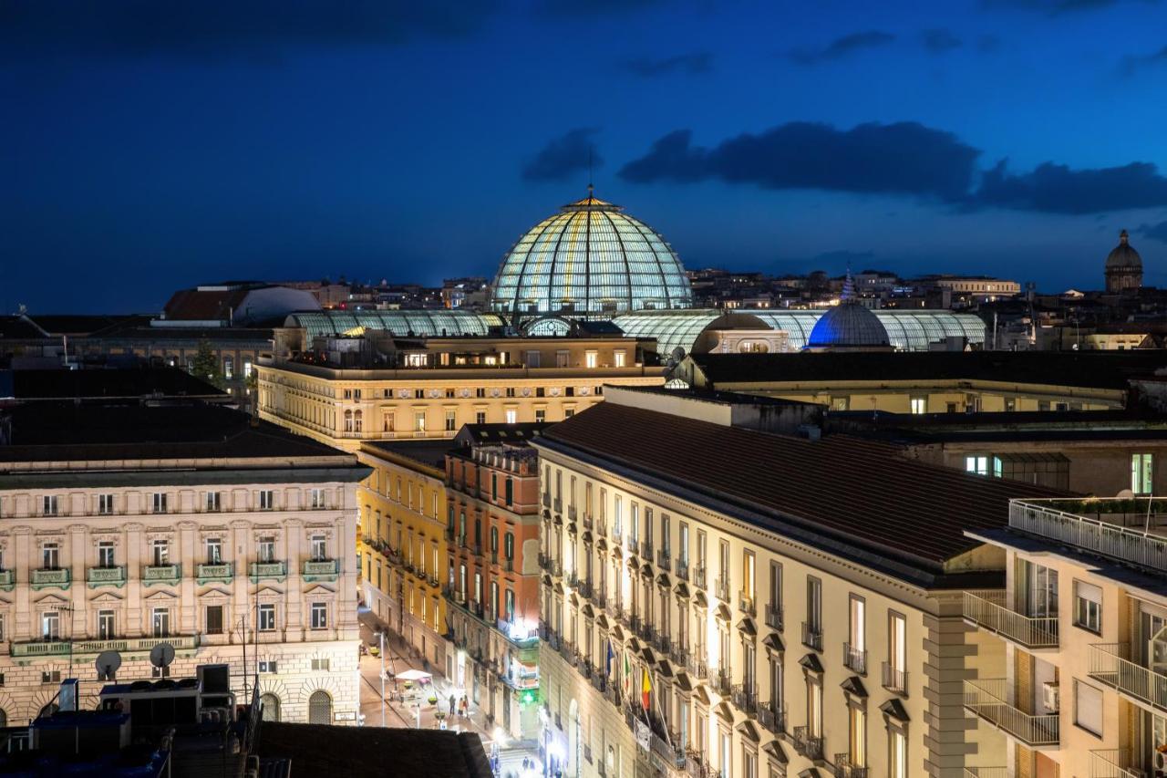 Napoli City Center - Appartamenti E Camere ภายนอก รูปภาพ