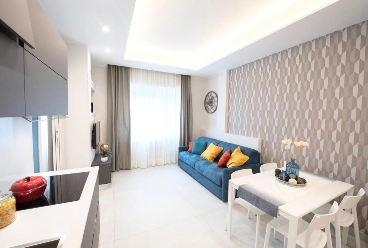 Napoli City Center - Appartamenti E Camere ภายนอก รูปภาพ