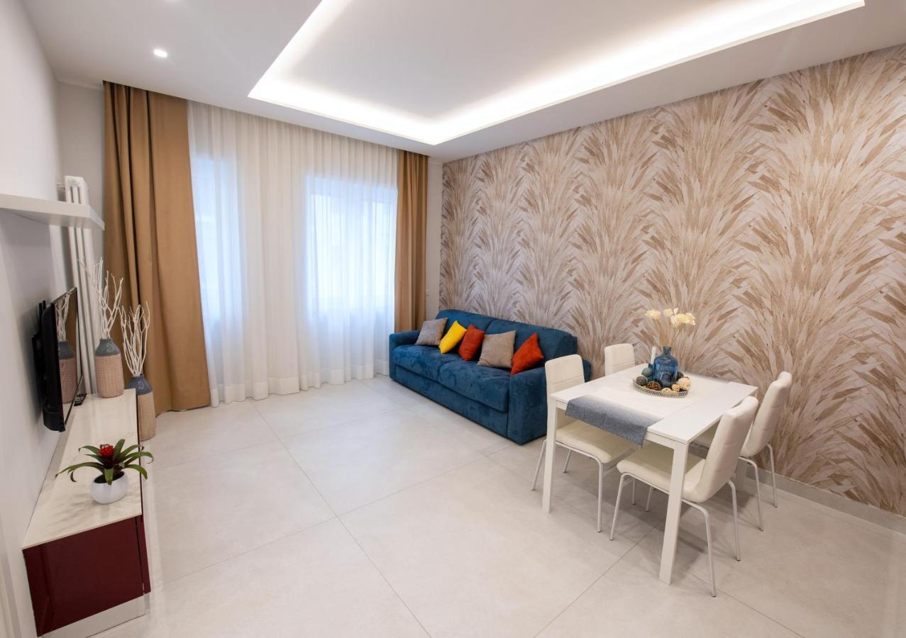 Napoli City Center - Appartamenti E Camere ภายนอก รูปภาพ